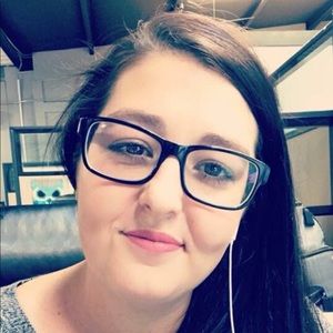 Meet your Posher, Charissa